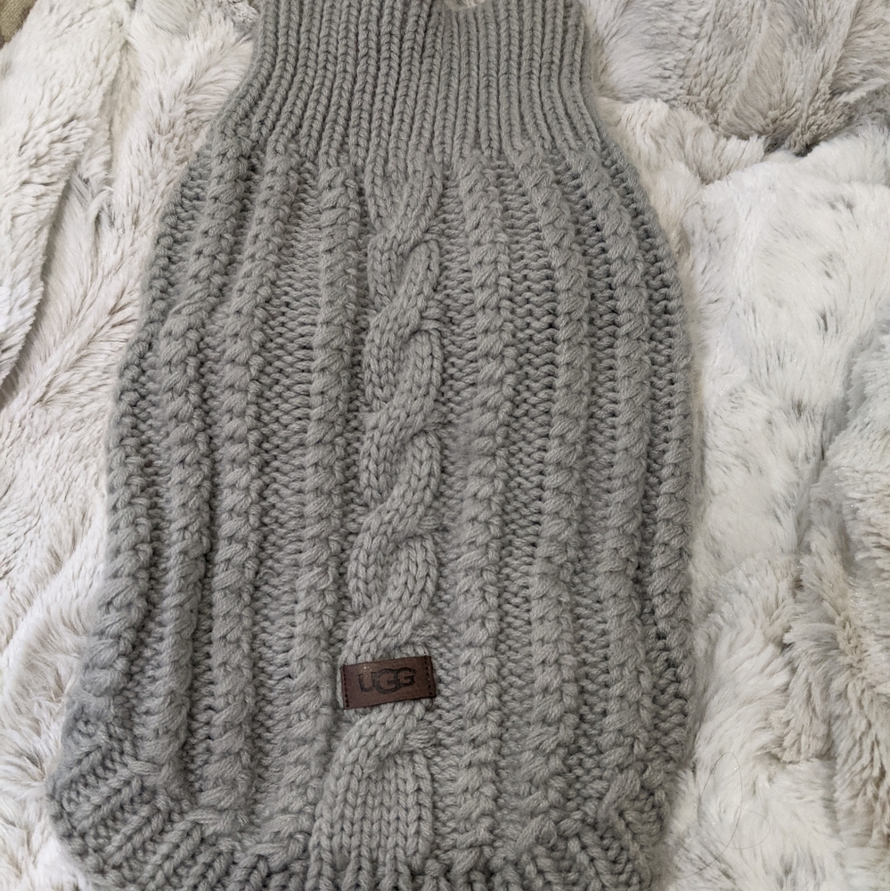 NWOT Ugg Pet Dog Sweater